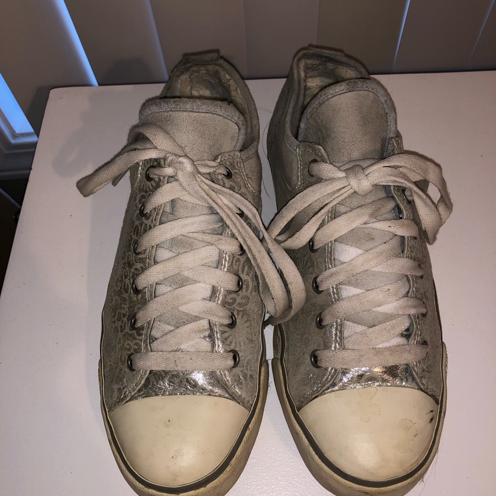 UGG SNEAKERS SZ 8.5